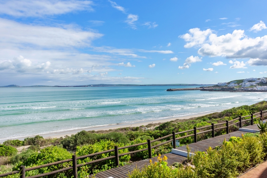 7 Bedroom Property for Sale in Calypso Beach Western Cape